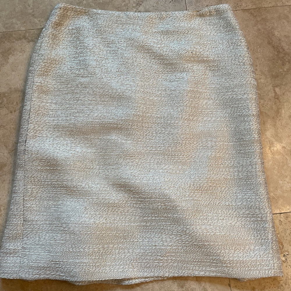 Pretty light gold ivory pencil skirt with subtle fishtail